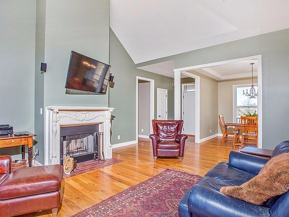 2nd image of 545 Marble Creek Ln