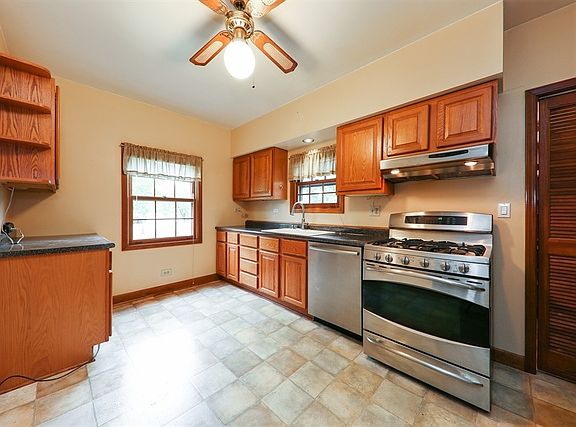 4th image of 4322 Western Ave