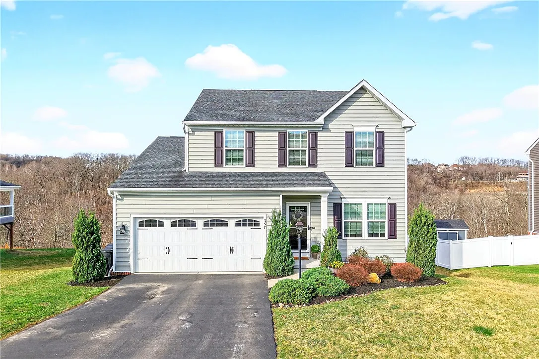 357 Greene Dr photo 1