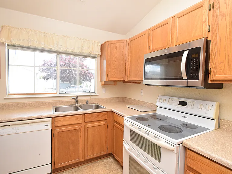 2586 China Rose Cir — Photo 3