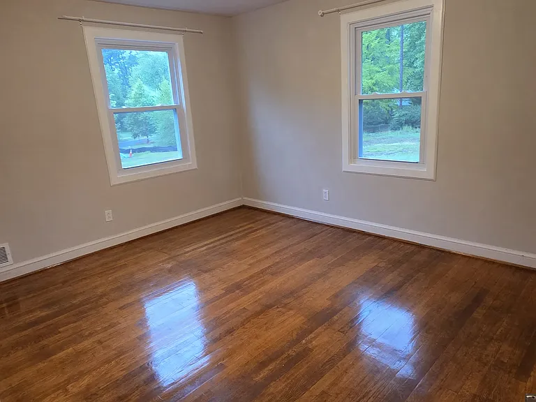 4915 Macon Rd — Photo 9
