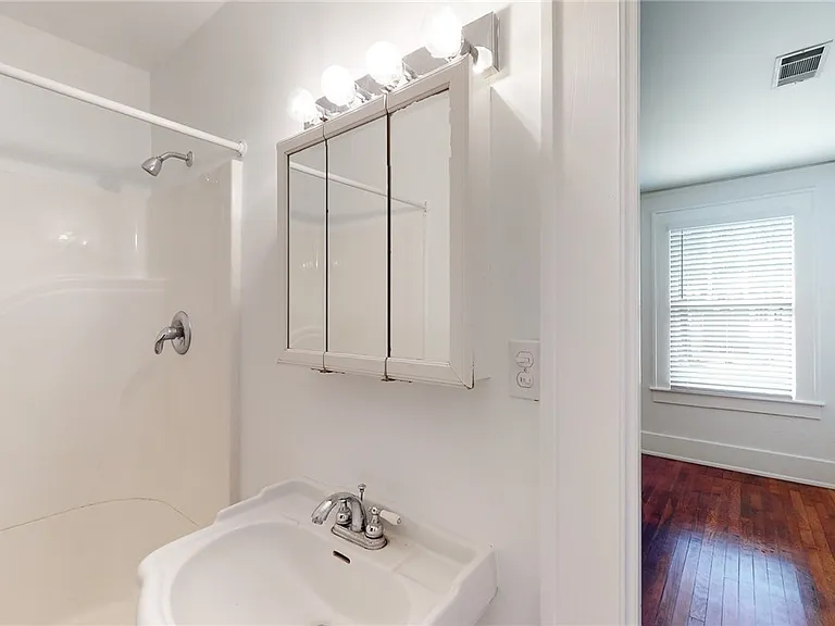 701 Maupas Ave — Photo 17