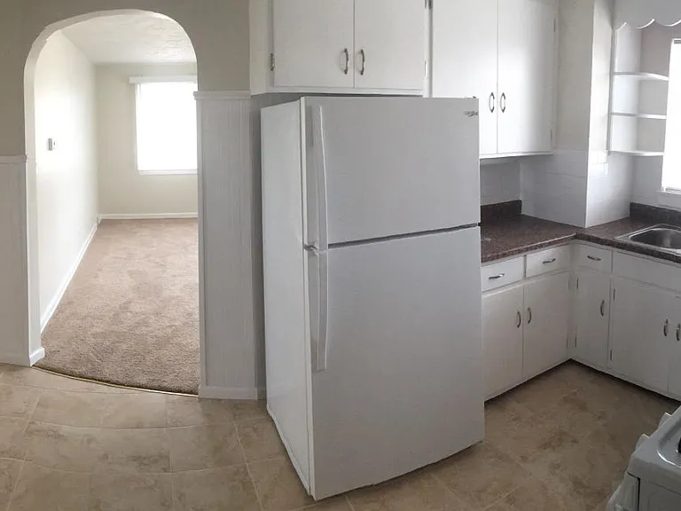 74 Lyndale Ave — Photo 2