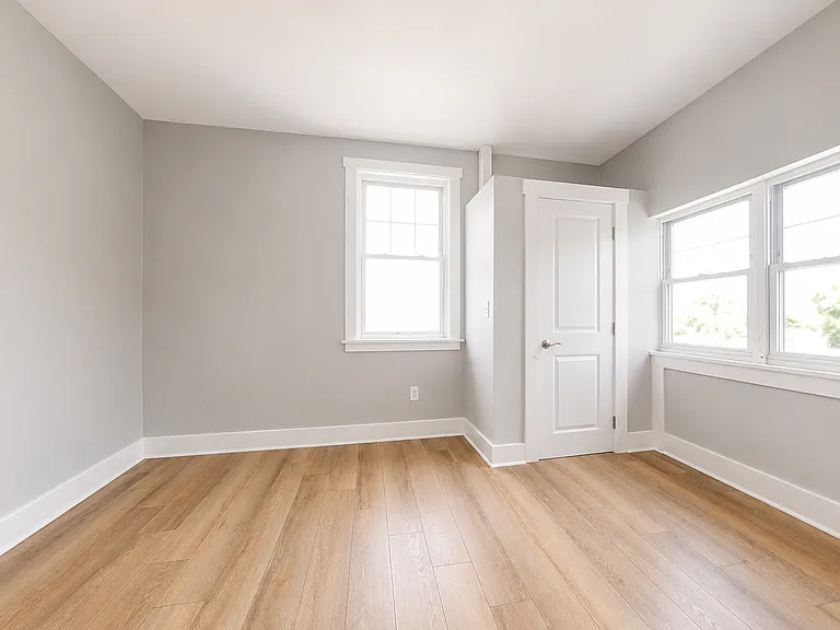 1703 Broadway Ave #201 — Photo 4