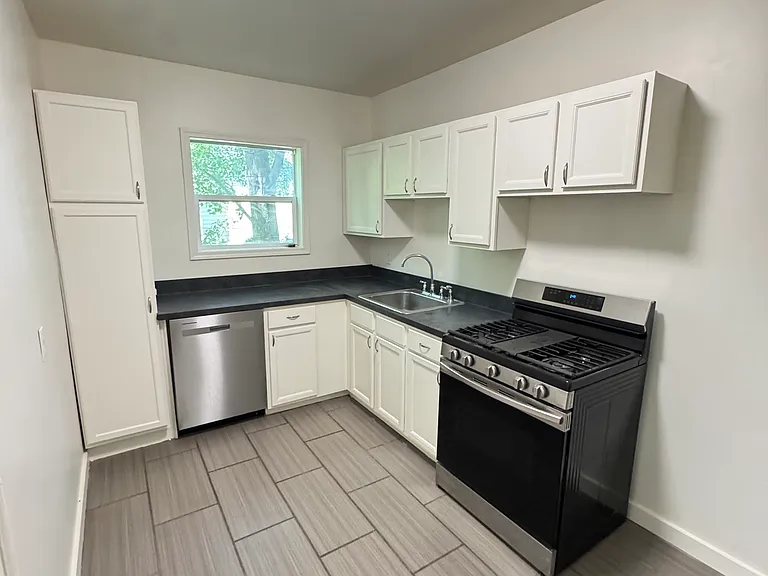 612 Auburn Ave #LOWER — Photo 6