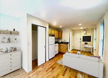 Rented by KNOCKKNOCK LLC