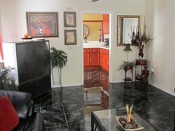 3rd image of 10601 Valencia Dr