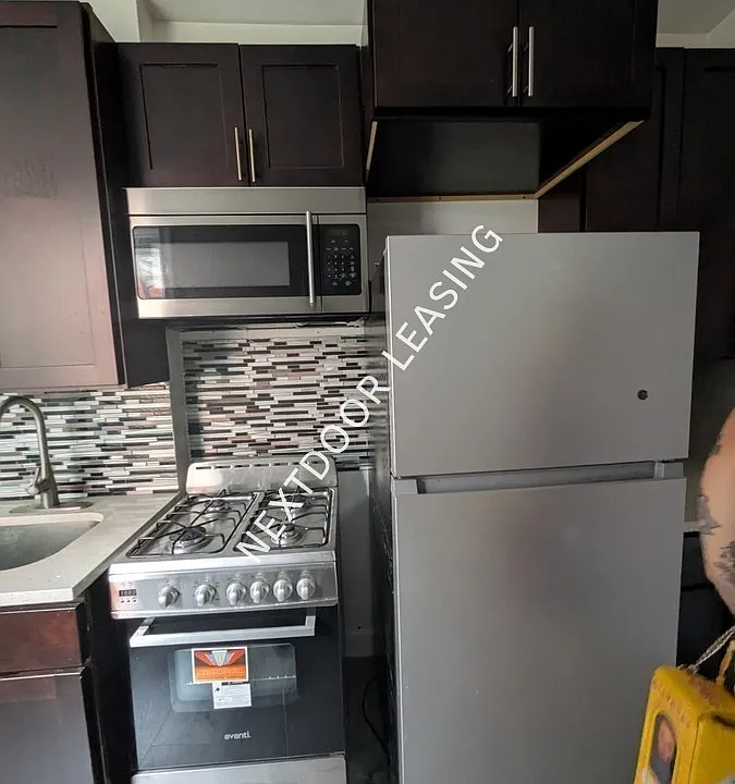 149 Zabriskie St #21M