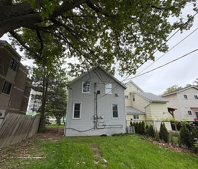 858 Windsor Ave #2 — Photo 13