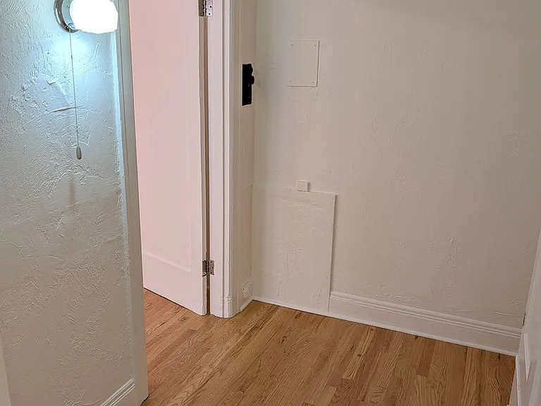 Greenway Apartments — Photo 30