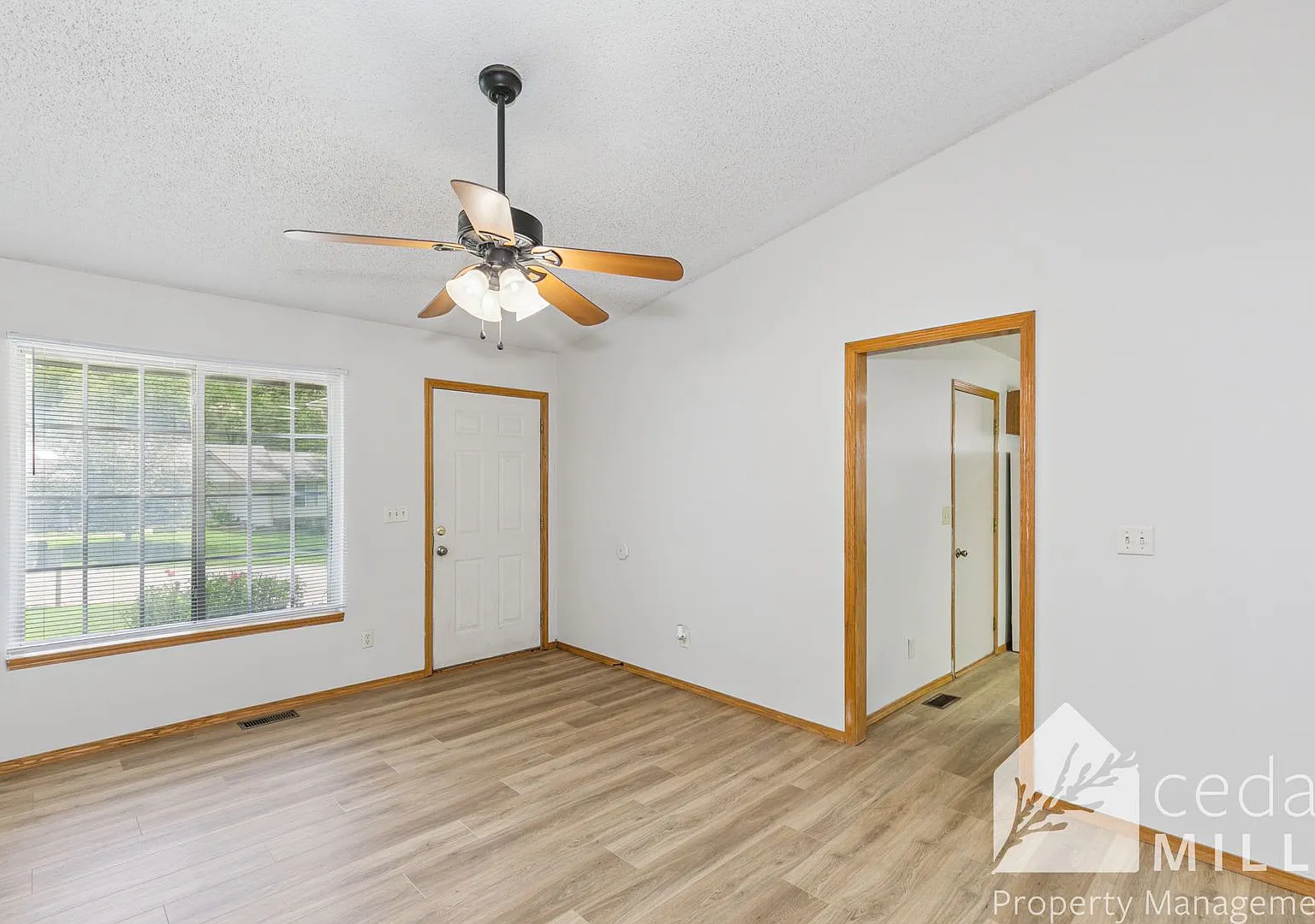 Remodeled Derby Duplex! Finished Basement! — Photo 2