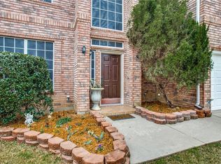 6404 Redstone Dr, Arlington, TX 76001