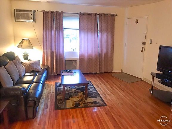 2nd image of 1527 Independence Ave #1B