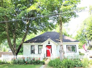 332 1st St, Breckenridge, MI 48615