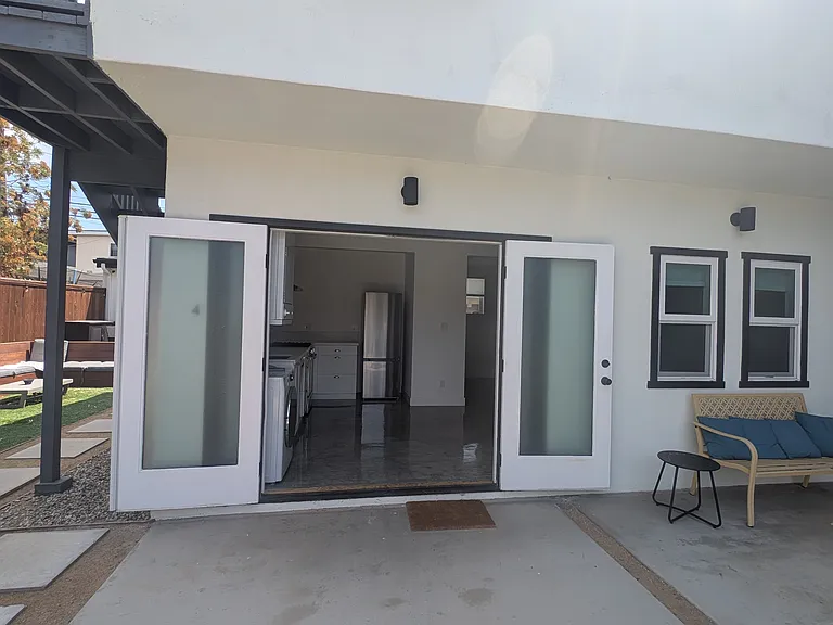 1731 Franklin St #4 — Photo 17