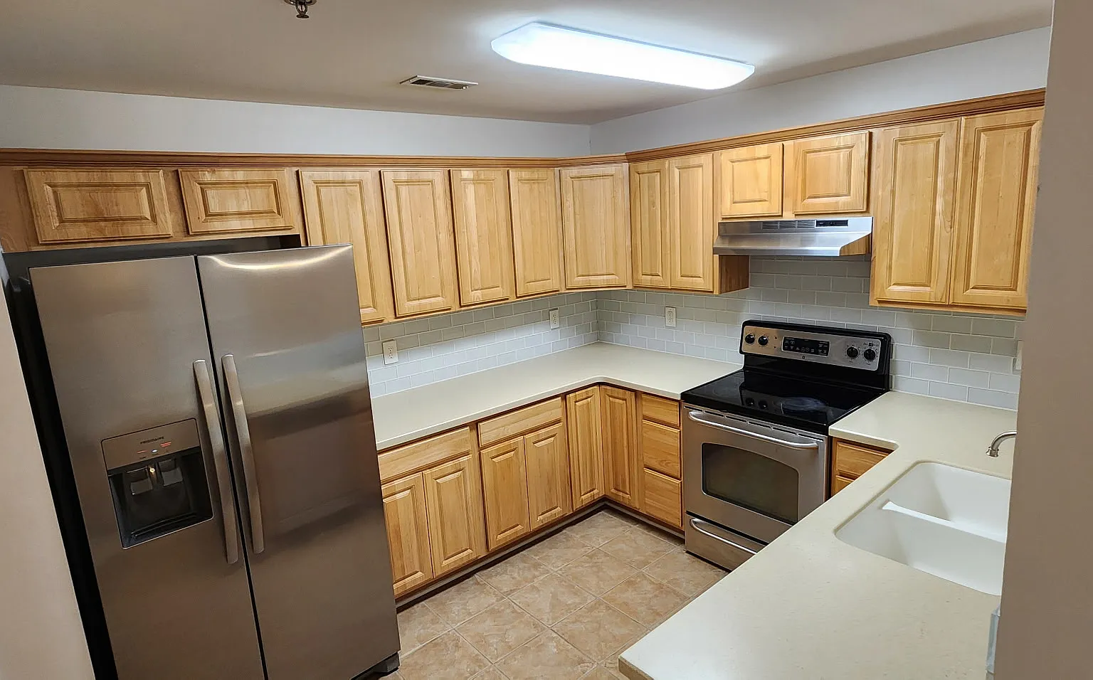 144 N Hines St — Photo 2