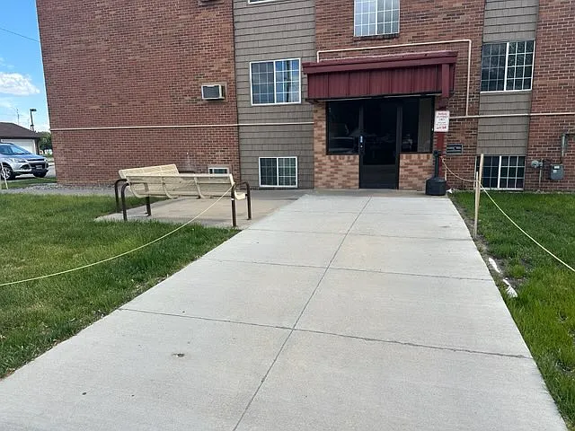 2 bed, $995 — Photo 4