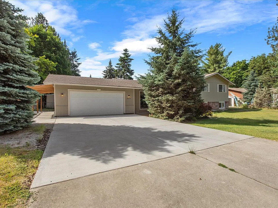 2918 E Fernan Ct