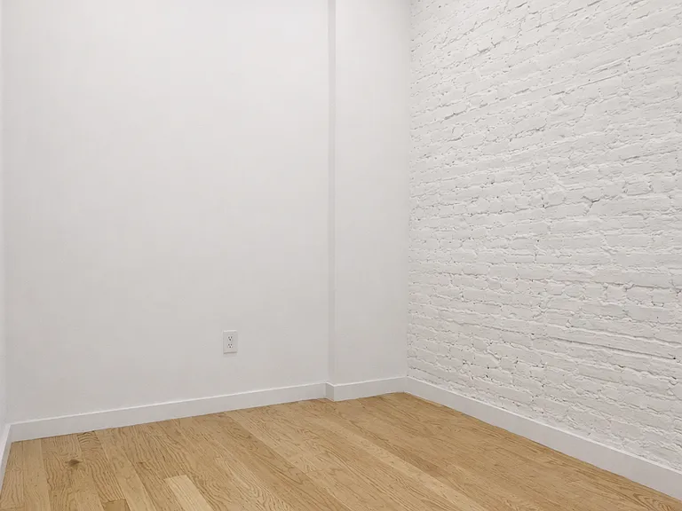 417 E 9th St #3 — Photo 5