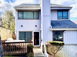 1201 Cable Hill Dr #1201, Springfield, PA 19064