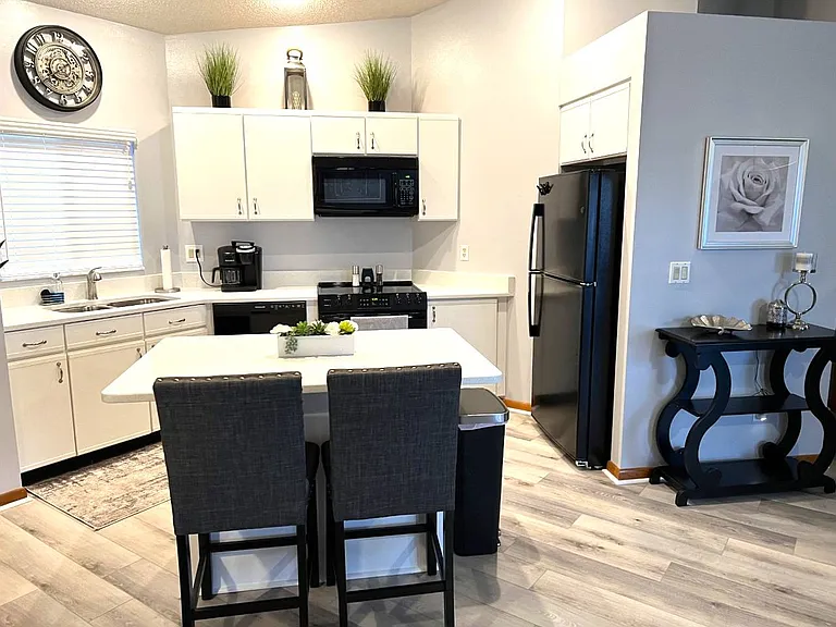 4801 Casablanca Cir — Photo 9