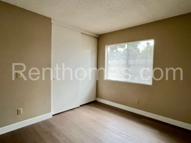 10594 Dabney Dr — Photo 16