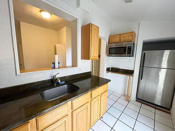 5th image of 222 Buckingham Pl #1A