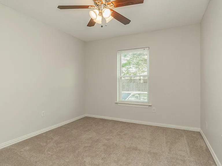 600 19th St #7 — Photo 22