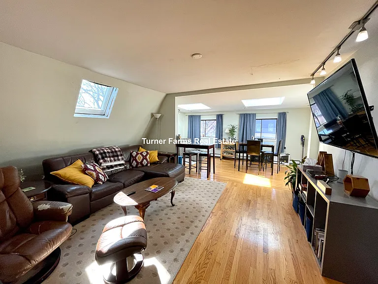 12 Evergreen Ave #3 — Photo 8