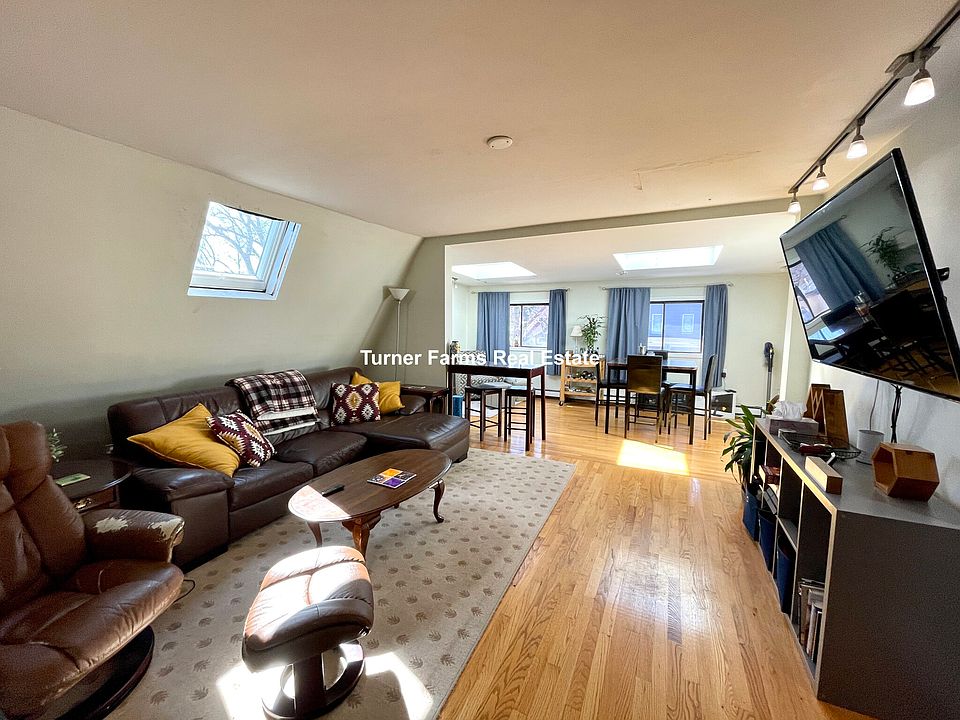 1st image of 10 Evergreen Ave #3F