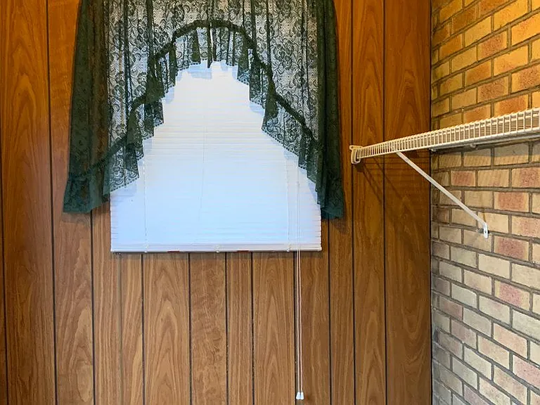 337 Decker Ave — Photo 12