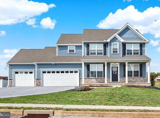 3828 Country Dr, Dover, PA 17315