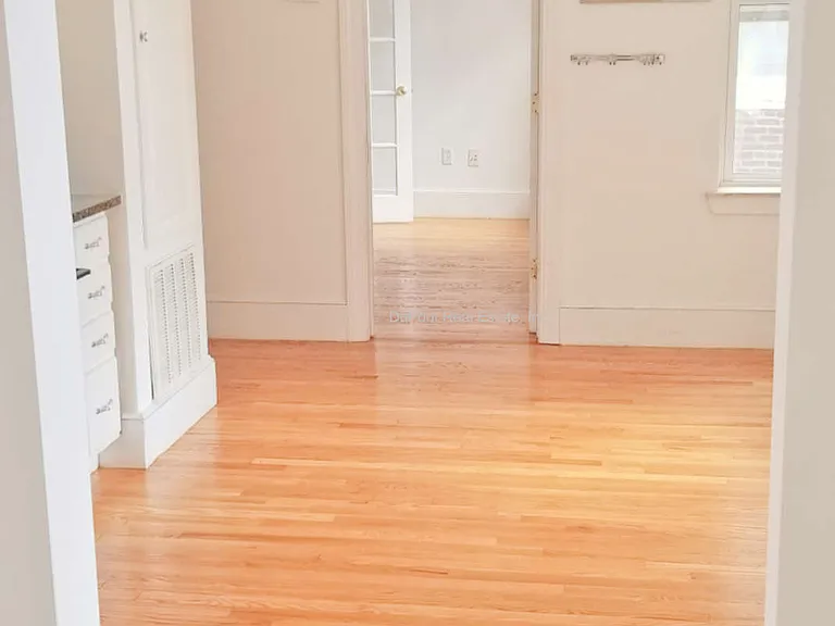 321 Hanover St #6 — Photo 8
