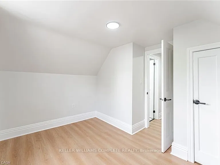 15 Barnesdale Ave N #3 — Photo 8