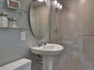 617 Welshire Dr, Bay Village, OH