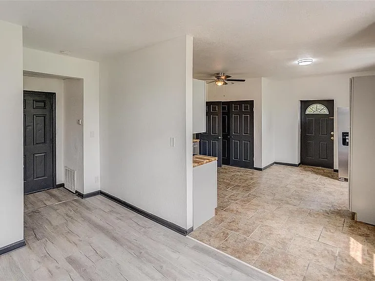 821 Niedringhaus Ave #C — Photo 11