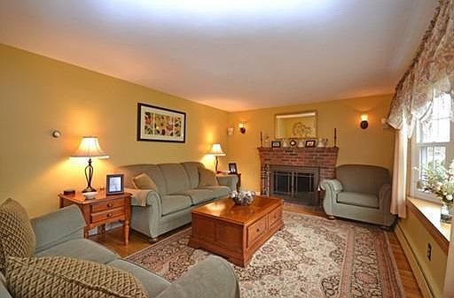 4th image of 3 Sunnybrook Ln