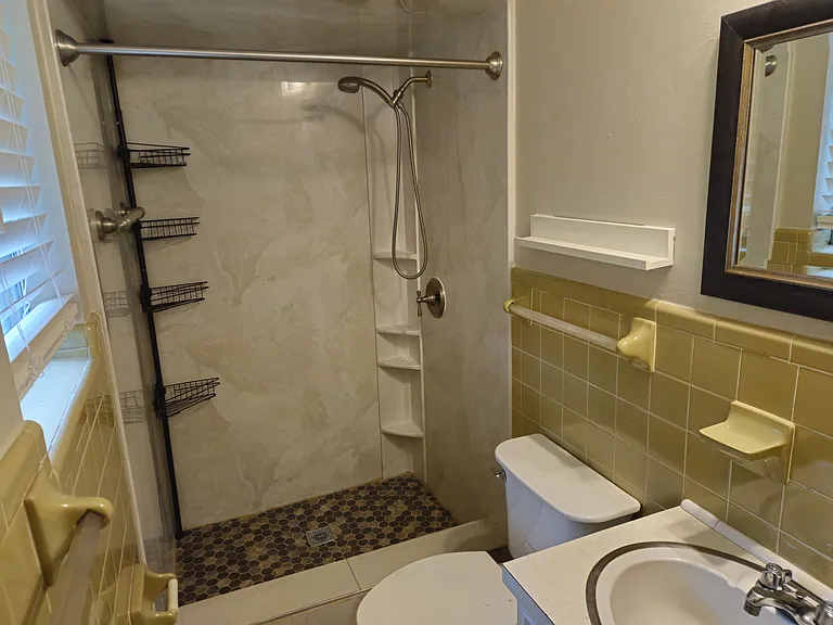324 Burnside Dr — Photo 15