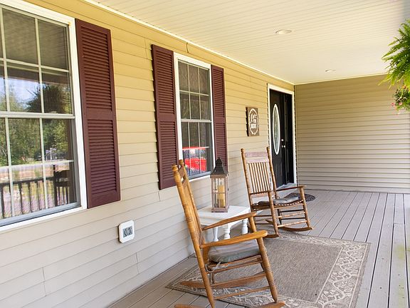 Welcoming front porch 