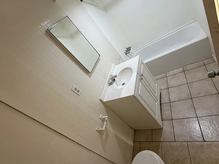 6633 N 67th Ave #1 — Photo 7