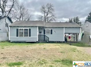 1401 E Mimosa Ave, Victoria, TX 77901