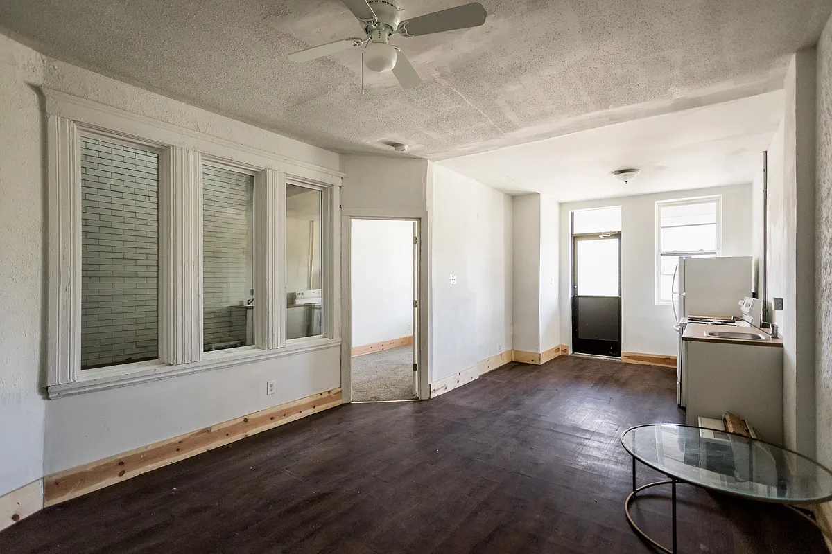 Building Photo - 3323 Gratiot Ave #2B