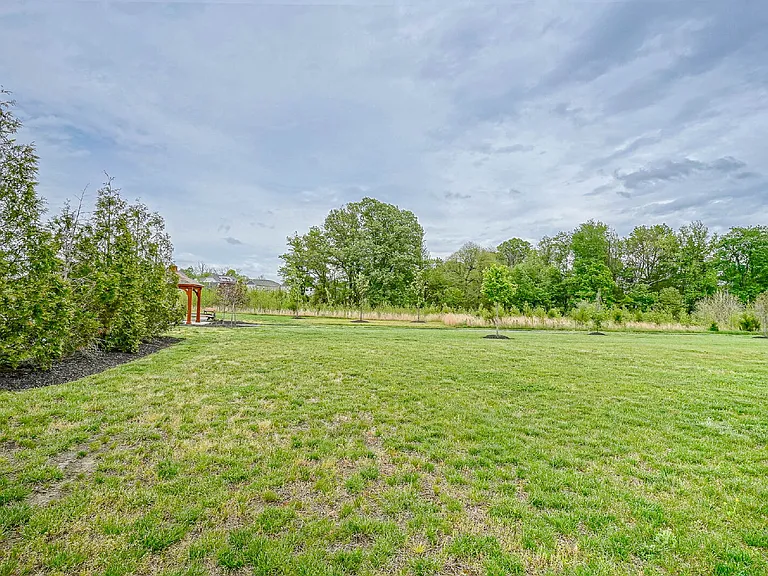 32 Westmont Dr #1 — Photo 15