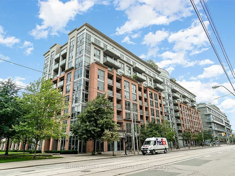 1005 King St W #416 — Photo 1