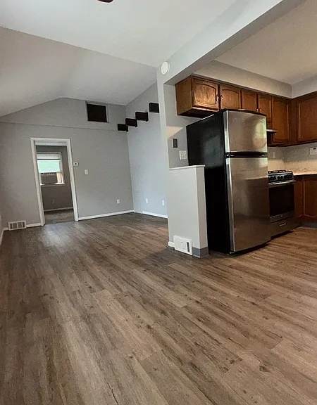 169 High St — Photo 2