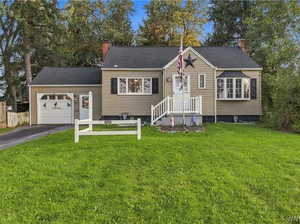 11267 Broadway St, Alden, NY 14004