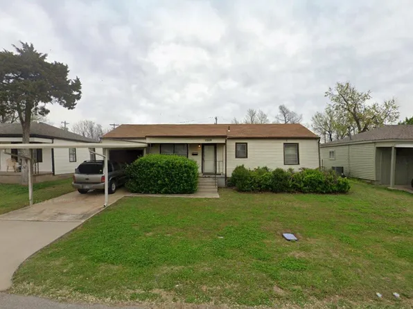 1009 Jet Dr, Midwest City, OK 73110