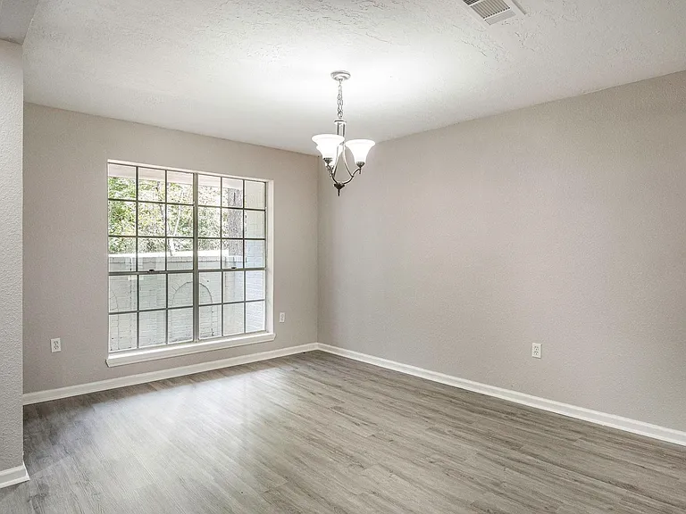 1702 Athens Dr — Photo 8