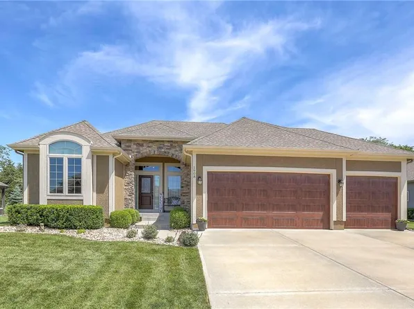 1908 NE Parks Summit Blvd, Lees Summit, MO 64064