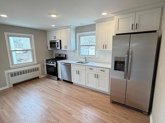 3rd image of 22 Washington St